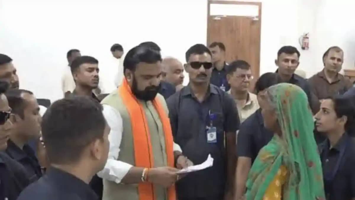 CM Samrat Choudhary Hears Public Grievances in Patna CM Samrat Choudhary Hears Public Grievances in Patna