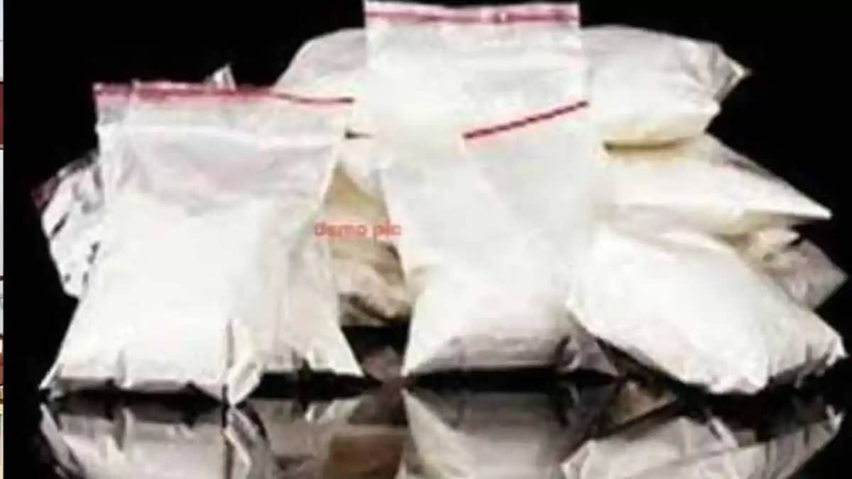 Bihar Crime:बिहार में स्मैक की बड़ी खेप जब्त, 5 करोड़ का नशा Bihar Crime:बिहार में स्मैक की बड़ी खेप जब्त, 5 करोड़ का नशा