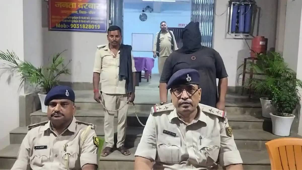 Bihar News : बांका में लोडेड देशी कट्टा के साथ बदमाश गिरफ्ता Bihar News : बांका में लोडेड देशी कट्टा के साथ बदमाश गिरफ्ता