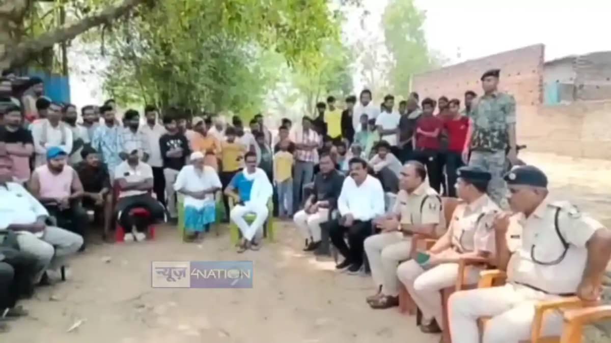 Bihar News : औरंगाबाद में मंदिर का झंडा उखाड़ कर असामाजिक तत् Bihar News : औरंगाबाद में मंदिर का झंडा उखाड़ कर असामाजिक तत्