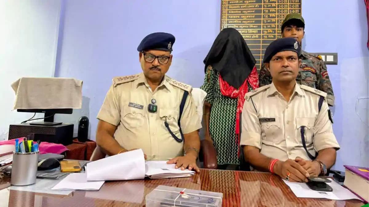 नवादा में साइबर ठगी का बड़ा खुलासा: लोन और पीएम मुद्रा योजना नवादा में साइबर ठगी का बड़ा खुलासा: लोन और पीएम मुद्रा योजना