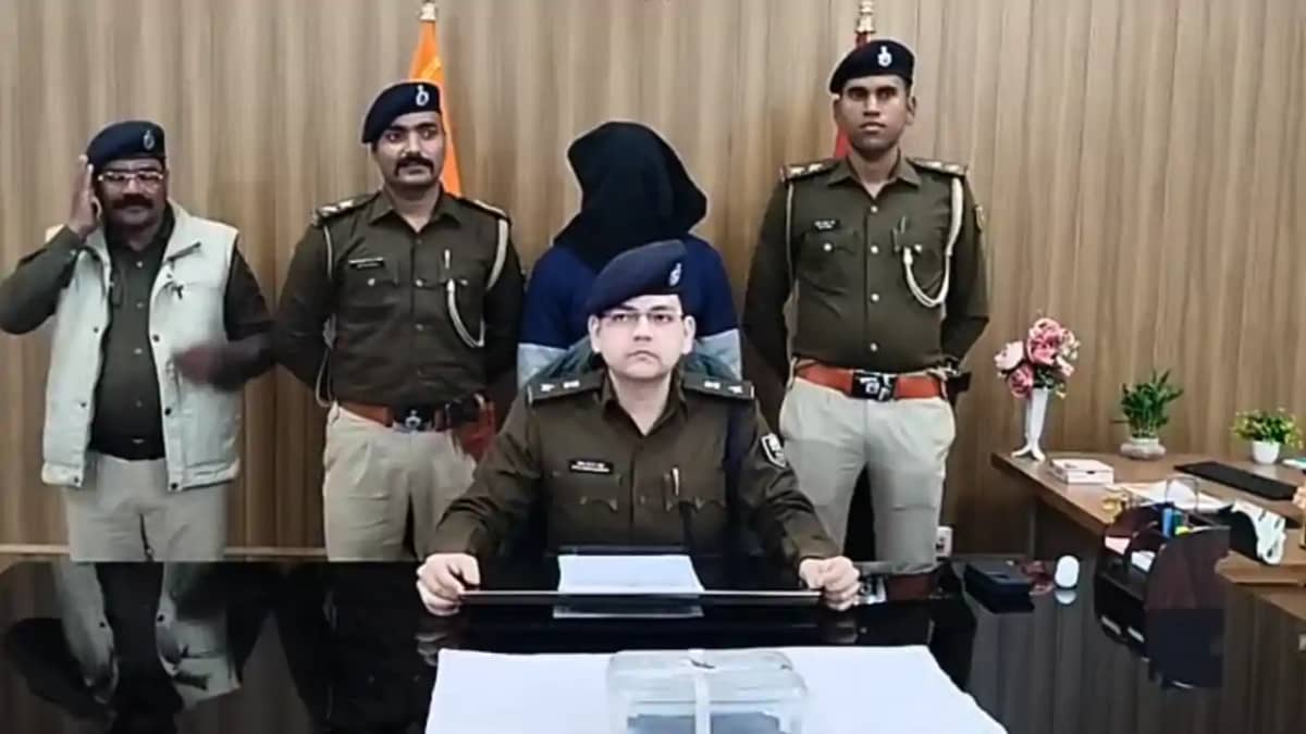 Bihar News : मुंगेर में हर्ष फायरिंग करने वाले युवक को पुलिस Bihar News : मुंगेर में हर्ष फायरिंग करने वाले युवक को पुलिस