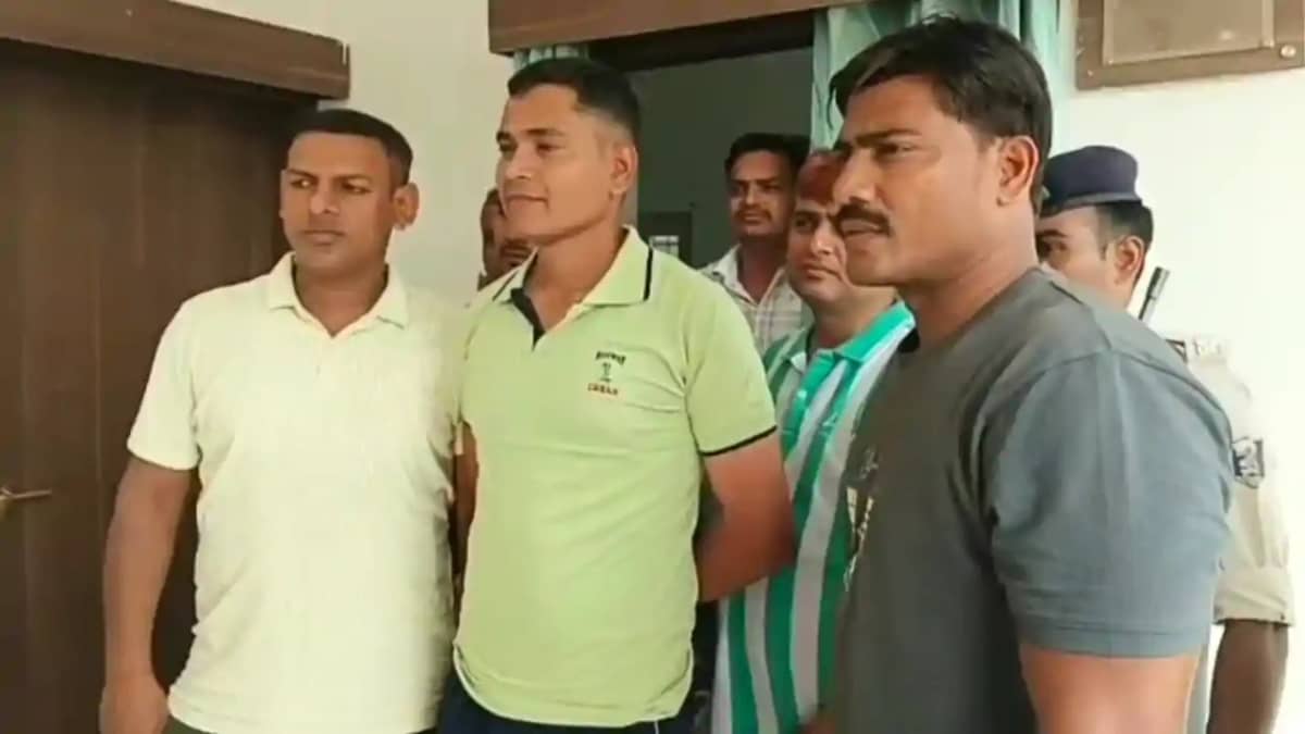 Bihar News : खगड़िया में घुसखोर दारोगा को निगरानी विभाग की टी Bihar News : खगड़िया में घुसखोर दारोगा को निगरानी विभाग की टी