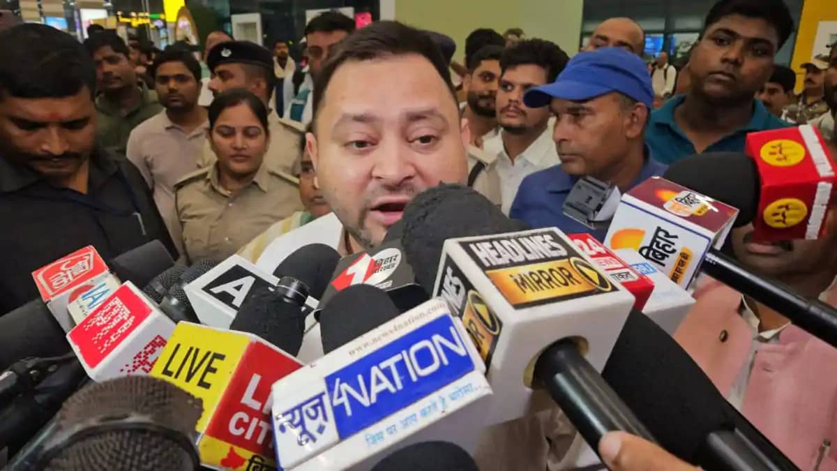 तेजस्वी यादव ने वैशाली नाव हादसे को लेकर सरकार को घेरा : निष तेजस्वी यादव ने वैशाली नाव हादसे को लेकर सरकार को घेरा : निष
