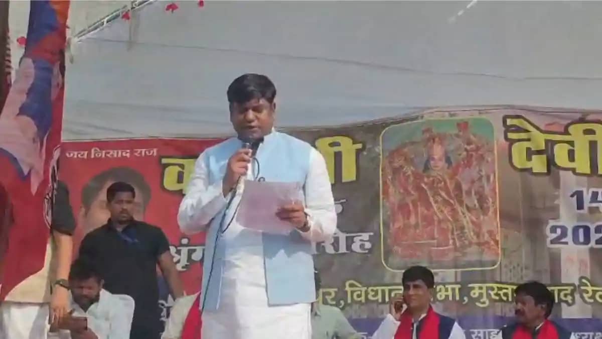 वाराणसी में वीआईपी प्रमुख मुकेश सहनी का बड़ा बयान: "शिक्षा औ वाराणसी में वीआईपी प्रमुख मुकेश सहनी का बड़ा बयान: "शिक्षा औ