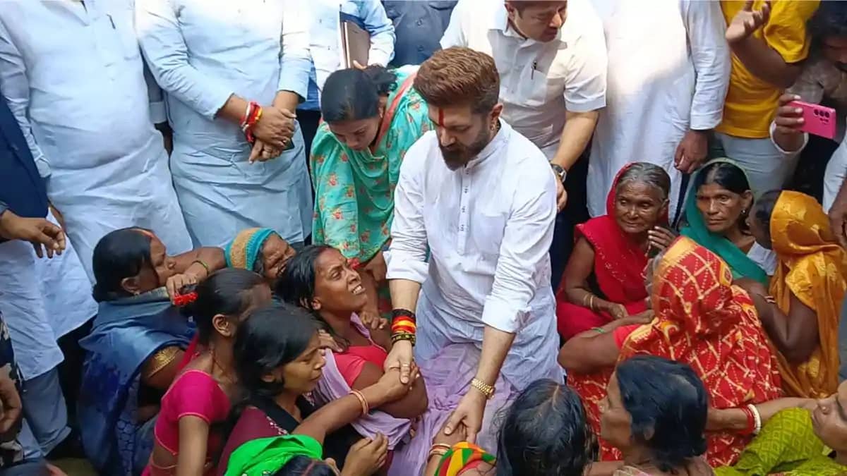 राघोपुर नाव हादसा: केंद्रीय मंत्री चिराग पासवान रामपुर पहुंच राघोपुर नाव हादसा: केंद्रीय मंत्री चिराग पासवान रामपुर पहुंच