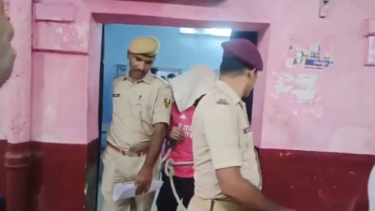 Katihar Four Suspected Foreign Nationals Detained in Train Katihar Four Suspected Foreign Nationals Detained in Train