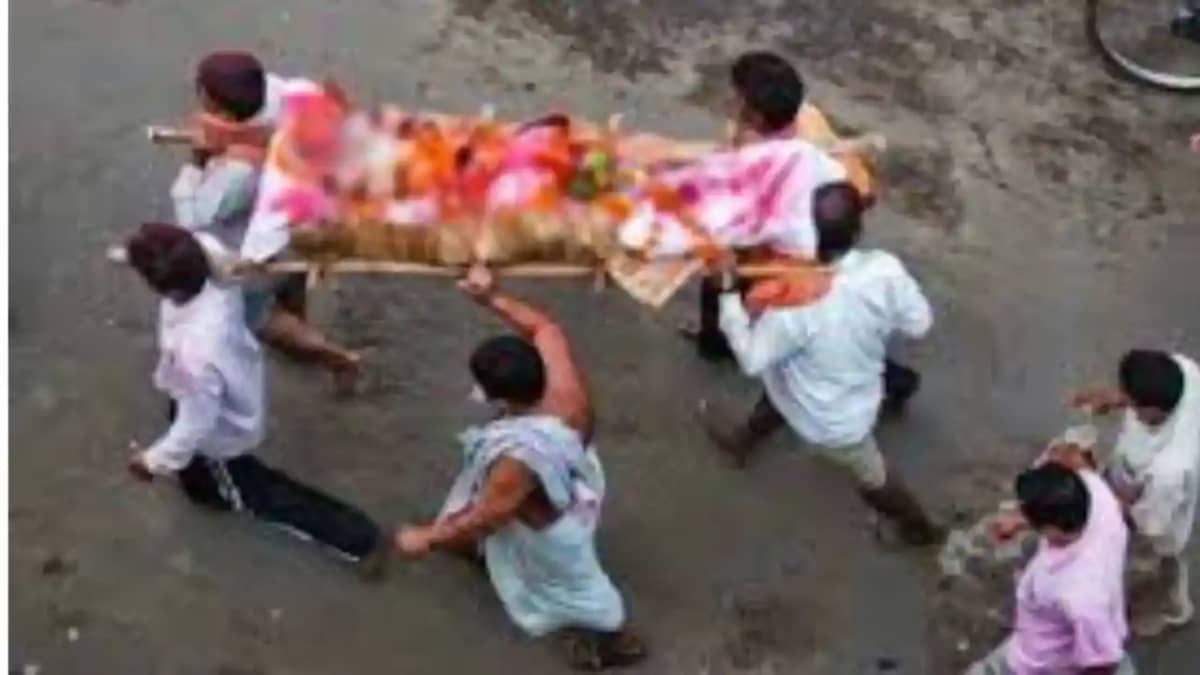 29 अप्रैल को डोली उठने से पहले उठी बेटी की अर्थी, माँ बाप सम 29 अप्रैल को डोली उठने से पहले उठी बेटी की अर्थी, माँ बाप सम