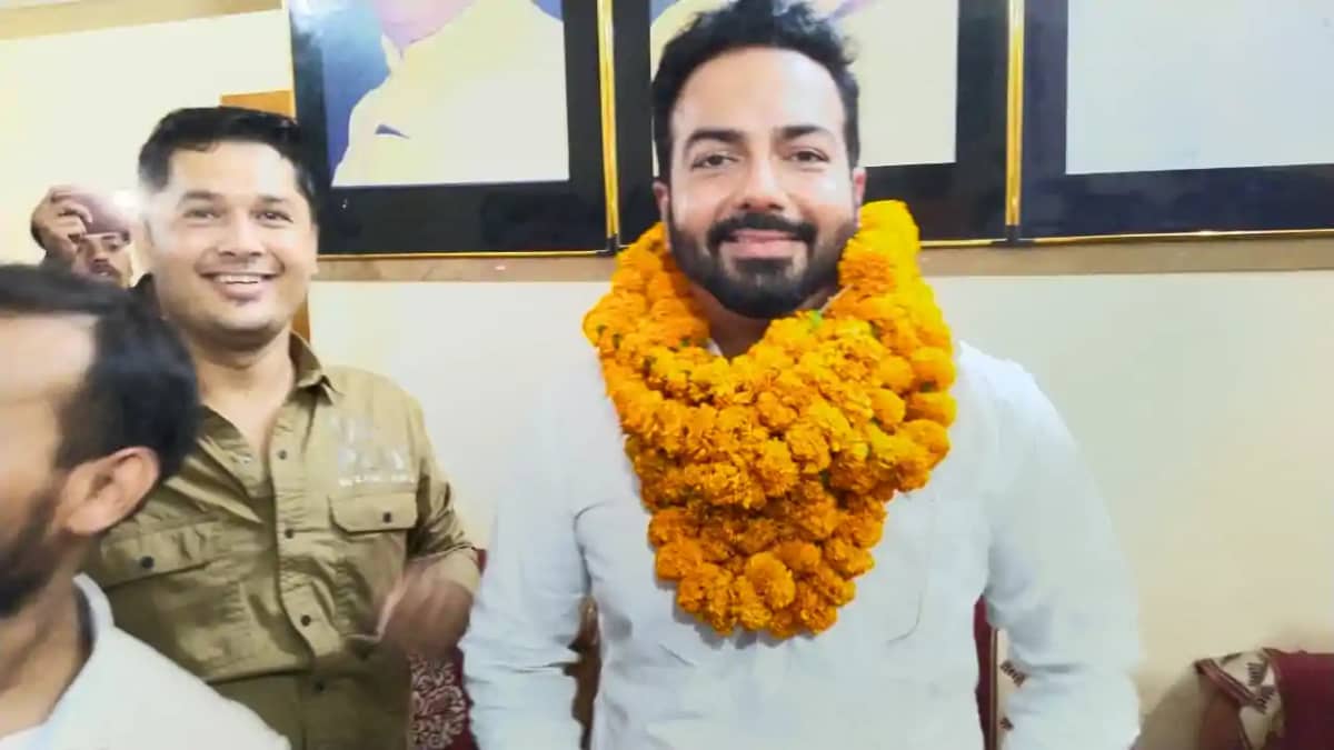 Bihar News : पूर्व केंद्रीय मंत्री स्वर्गीय रघुनाथ झा के पौत Bihar News : पूर्व केंद्रीय मंत्री स्वर्गीय रघुनाथ झा के पौत