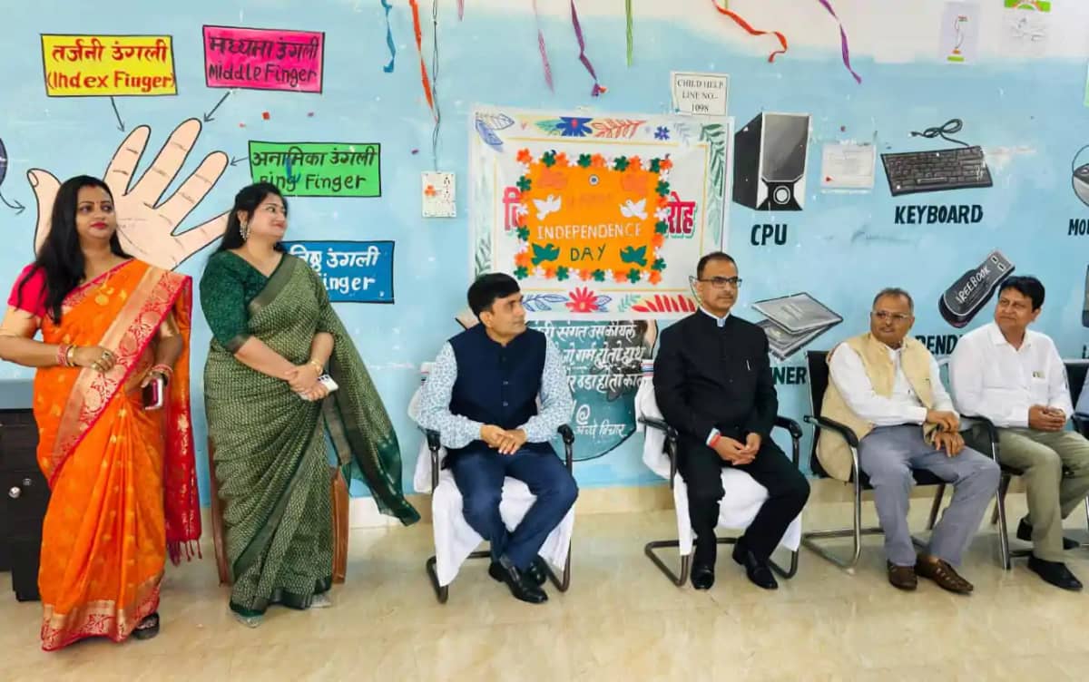 बाल सुधार गृह के बच्चों ने स्वतंत्रता दिवस पर दी अनोखी प्रस् बाल सुधार गृह के बच्चों ने स्वतंत्रता दिवस पर दी अनोखी प्रस्