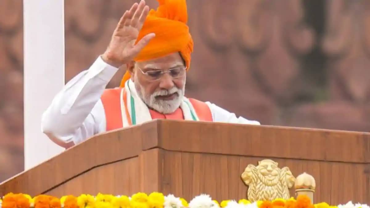 PM Modi Sets Record With 103 Minute Red Fort Speech in 2025 PM Modi Sets Record With 103 Minute Red Fort Speech in 2025