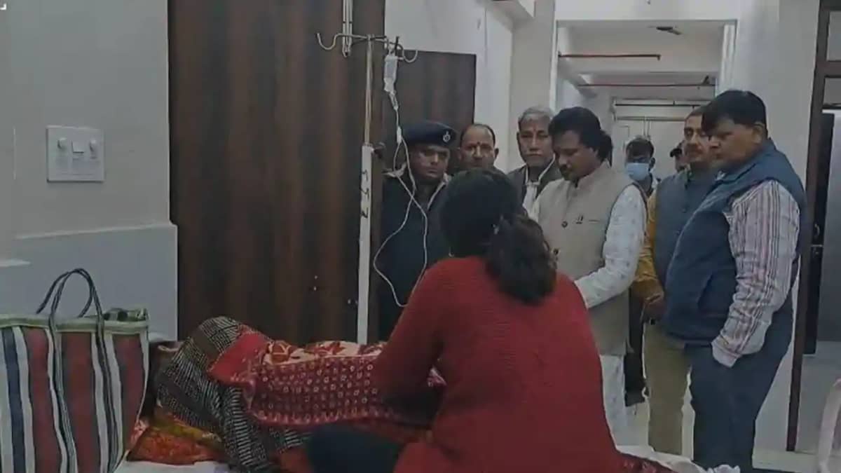 MLA did a surprise inspection of the hospital MLA did a surprise inspection of the hospital