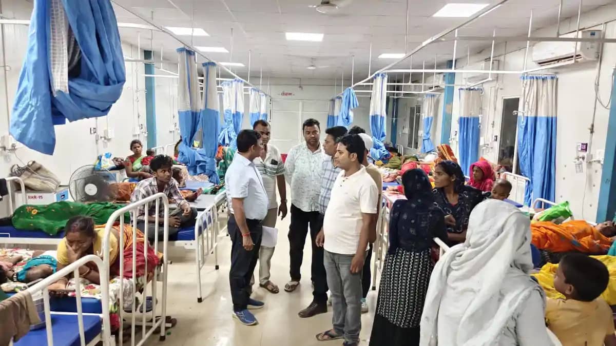 DM के निर्देश पर BDO ने राघोपुर रेफरल अस्पताल का किया औचक नि DM के निर्देश पर BDO ने राघोपुर रेफरल अस्पताल का किया औचक नि