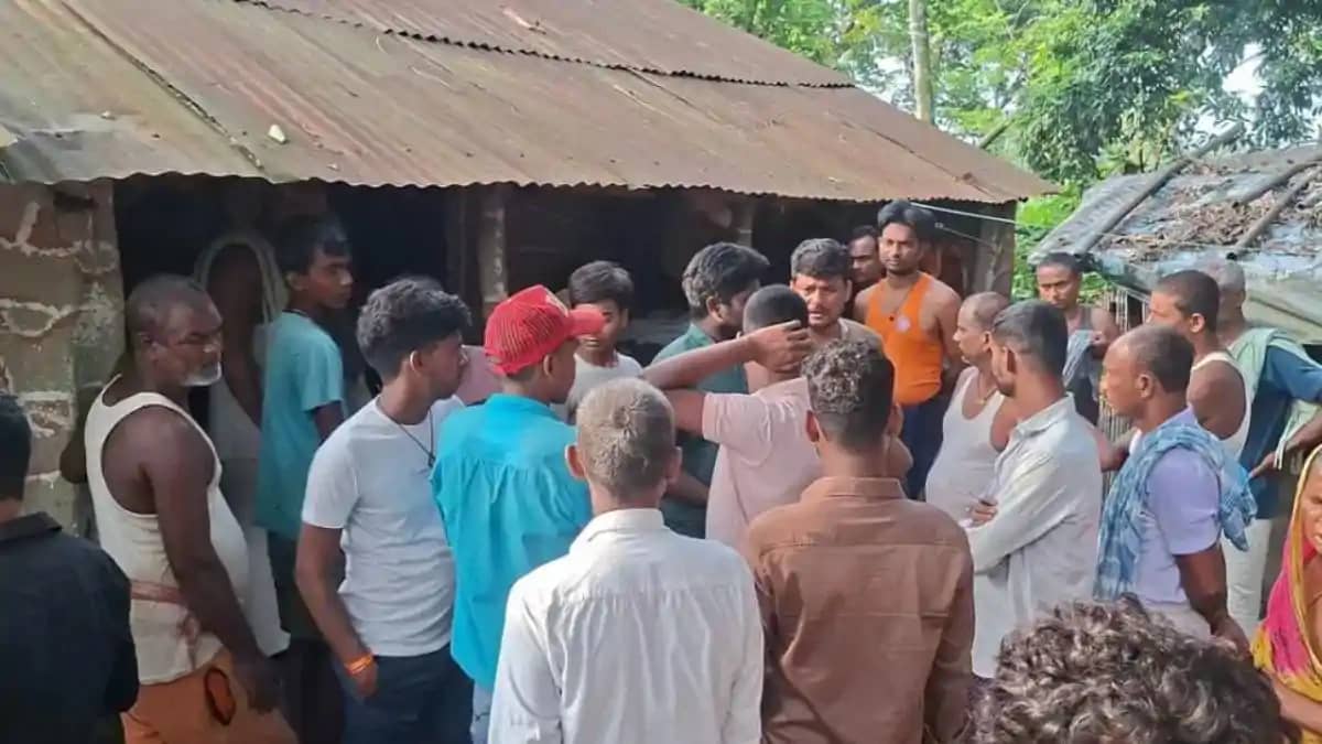 सुपौल में चोरों का तांडव: एक ही रात में तीन घरों को बनाया नि सुपौल में चोरों का तांडव: एक ही रात में तीन घरों को बनाया नि