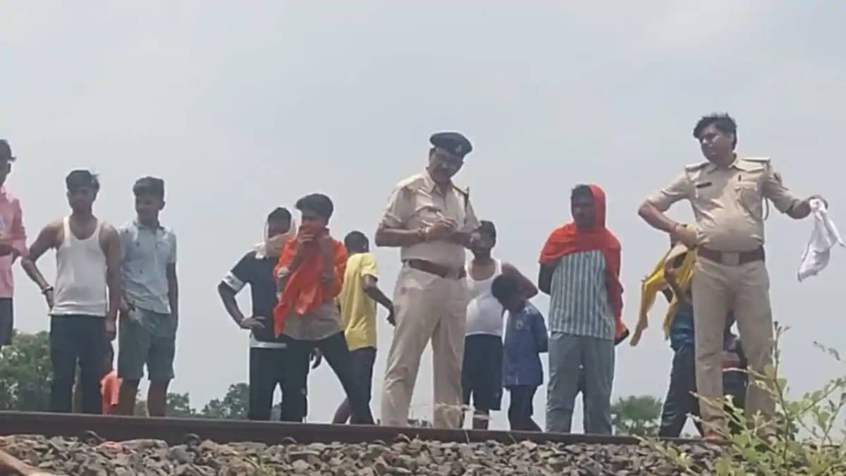 बांका में घरेलू कलह का त्रासद अंत,दम्पति ने ट्रेन से कटकर दी बांका में घरेलू कलह का त्रासद अंत,दम्पति ने ट्रेन से कटकर दी