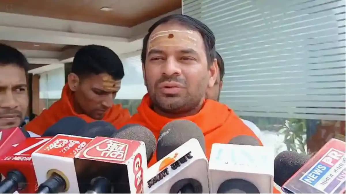 पूर्व मंत्री तेज प्रताप ने गयाजी के विष्णुपद मंदिर में की पू पूर्व मंत्री तेज प्रताप ने गयाजी के विष्णुपद मंदिर में की पू