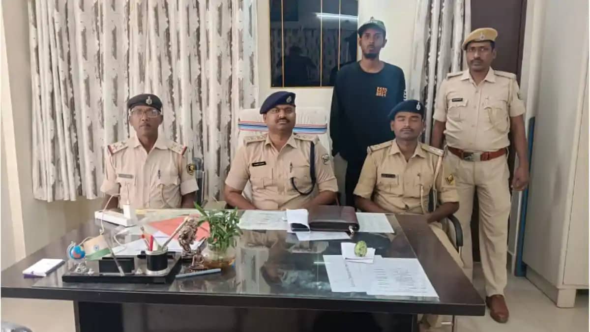 भारत-नेपाल सीमा पर सोमालियाई नागरिक गिरफ्तार: आव्रजन विभाग औ भारत-नेपाल सीमा पर सोमालियाई नागरिक गिरफ्तार: आव्रजन विभाग औ
