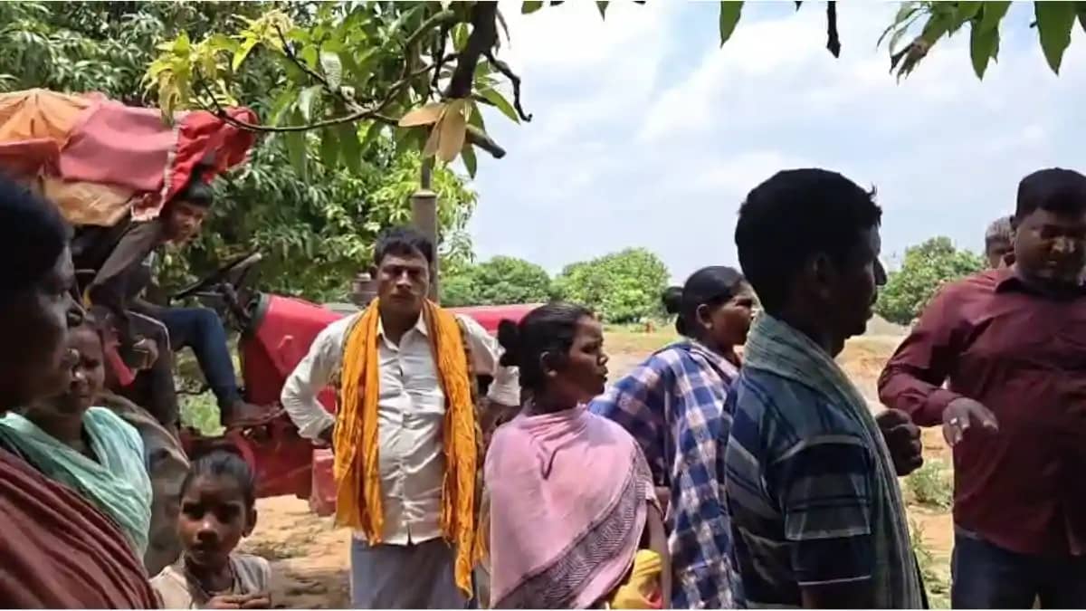 पीरपैंती में अडानी पावर प्लांट को लेकर बढ़ा विवाद, आदिवासी सम पीरपैंती में अडानी पावर प्लांट को लेकर बढ़ा विवाद, आदिवासी सम