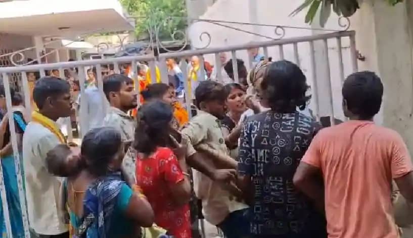 Bihar news - करंट लगने से तीन साल की बेटी के साथ मां की मौत, Bihar news - करंट लगने से तीन साल की बेटी के साथ मां की मौत,