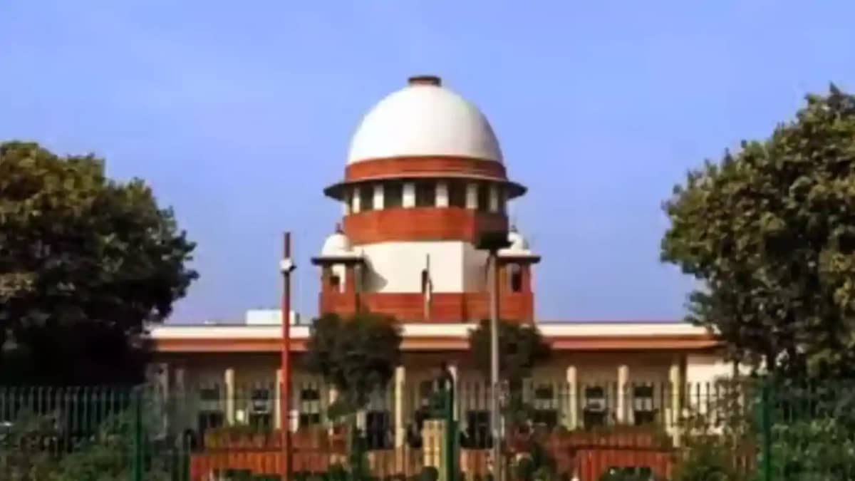 Supreme Court : ‘कोई हमें दबाव में नहीं ला सकता’, विपक्ष के Supreme Court : ‘कोई हमें दबाव में नहीं ला सकता’, विपक्ष के