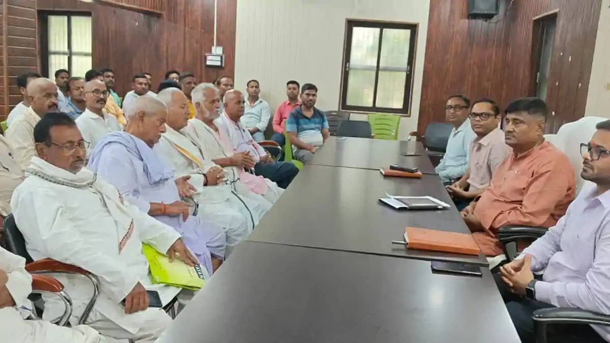 कांटी विधायक ई. अजीत कुमार की PDS के दुकानदारों को चेतावनी : कांटी विधायक ई. अजीत कुमार की PDS के दुकानदारों को चेतावनी :