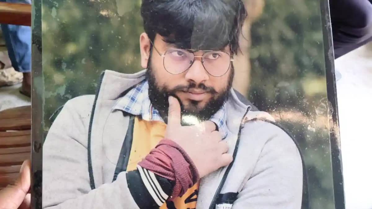 Bihar News : शादी के 6 महीने बाद उजड़ा दुल्हन का सुहाग, दवा Bihar News : शादी के 6 महीने बाद उजड़ा दुल्हन का सुहाग, दवा