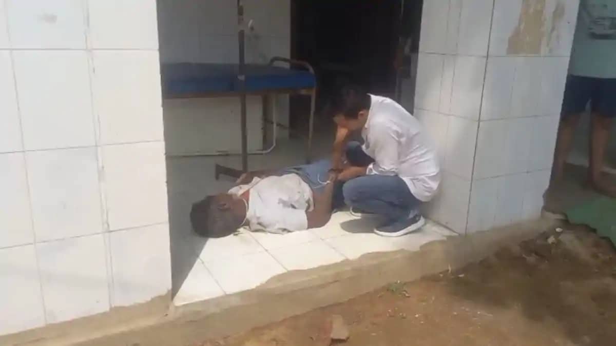 Elderly Man Left on Hospital Floor for 20 Hours Elderly Man Left on Hospital Floor for 20 Hours