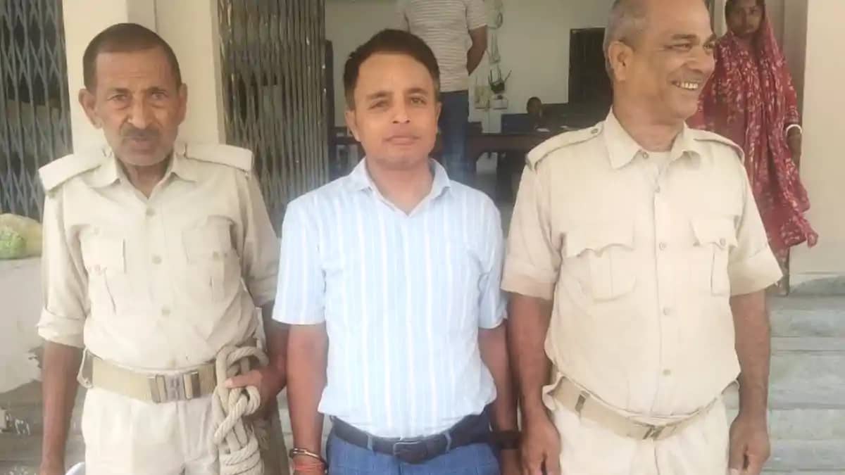 Bihar News : मोतिहारी में पुलिस ने की बड़ी कार्रवाई, को-ऑपरे Bihar News : मोतिहारी में पुलिस ने की बड़ी कार्रवाई, को-ऑपरे