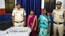 Bihar News : आरपीएफ आरा की तत्परता से महिला यात्री को मिला 2.50 लाख रूपये से भरा बैग, बिहिया स्टेशन पर हुई सुरक्षित बरामदगी Bihar News : आरपीएफ आरा की तत्परता से महिला यात्री को मिला 2.50 लाख रूपये से भरा बैग, बिहिया स्टेशन पर हुई सुरक्षित बरामदगी