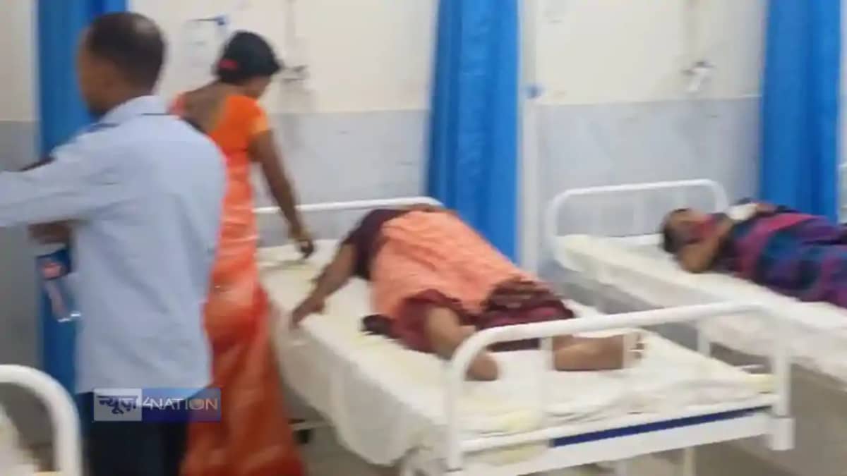 Bus Carrying Pilgrims from Kashi to Gaya Crashes Bus Carrying Pilgrims from Kashi to Gaya Crashes
