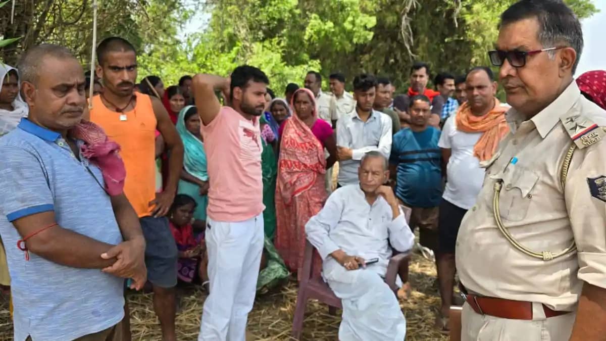 सुबह टहलने निकले पैक्स अध्यक्ष की खेत में मिली लाश, इलाके मे सुबह टहलने निकले पैक्स अध्यक्ष की खेत में मिली लाश, इलाके मे