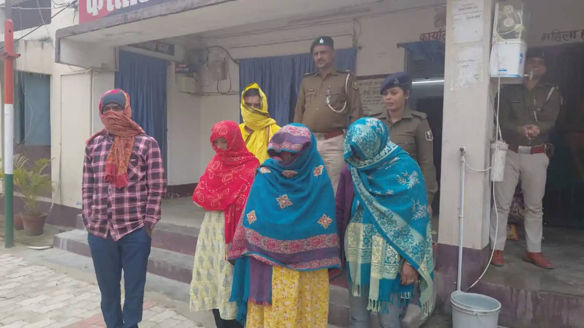 शर्मनाक: 10 हजार में खरीदी गई इंसानियत! घर से भागी बहनों को शर्मनाक: 10 हजार में खरीदी गई इंसानियत! घर से भागी बहनों को