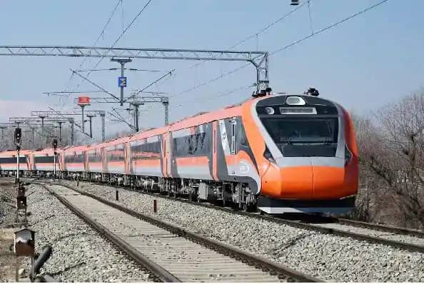 Railway news - चेन्नई के बाद इस शहर में तैयार होंगे वंदे भा Railway news - चेन्नई के बाद इस शहर में तैयार होंगे वंदे भा