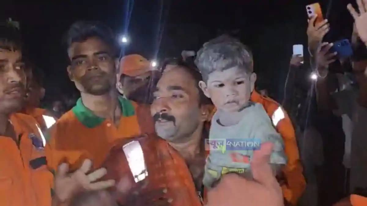 Piyush Rescued Alive After 7 Hours Trapped in 30 Foot Borewe Piyush Rescued Alive After 7 Hours Trapped in 30 Foot Borewe