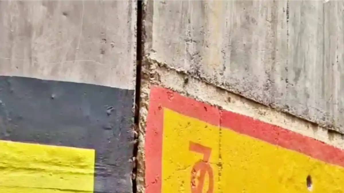Cracks Raise Safety Fears on NH 333B Near Srikrishna Setu Cracks Raise Safety Fears on NH 333B Near Srikrishna Setu