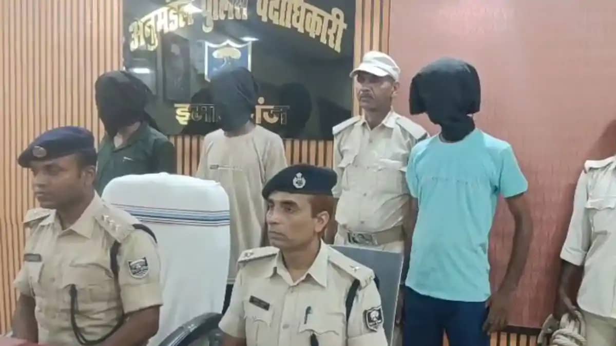 इमामगंज महिला हत्याकांड का खुलासा: प्रेम प्रसंग और भूमि विवा इमामगंज महिला हत्याकांड का खुलासा: प्रेम प्रसंग और भूमि विवा