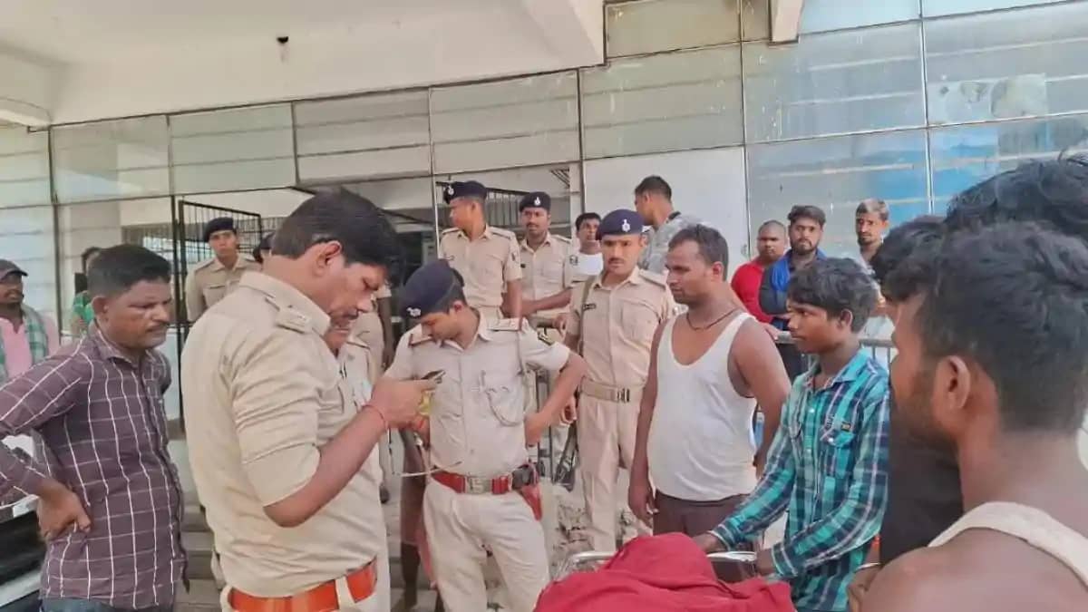 मछली पकड़ने निकले युवक की धान के खेत से बरामद हुई लाश, इलाके मछली पकड़ने निकले युवक की धान के खेत से बरामद हुई लाश, इलाके