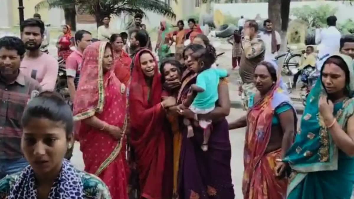 Bihar News : पूर्णिया में बीच बचाव करना युवक को पड़ा महंगा, प Bihar News : पूर्णिया में बीच बचाव करना युवक को पड़ा महंगा, प