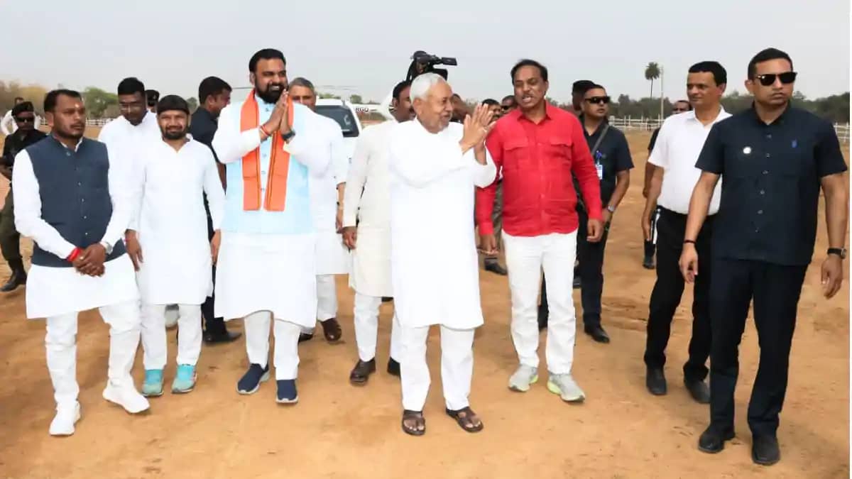 Bihar News : समृद्धि यात्रा के तहत भागलपुर और बांका पहुंचे स Bihar News : समृद्धि यात्रा के तहत भागलपुर और बांका पहुंचे स
