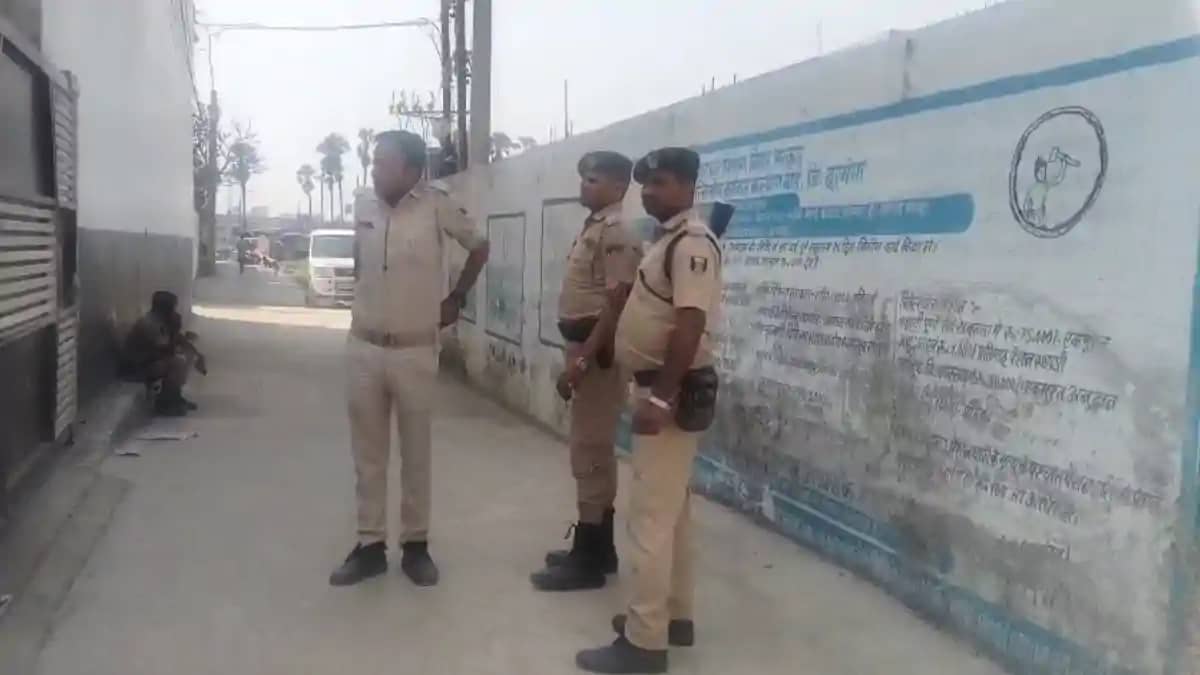Bihar News : दरभंगा में EOU का बड़ा एक्शन, बिजली विभाग के एग Bihar News : दरभंगा में EOU का बड़ा एक्शन, बिजली विभाग के एग
