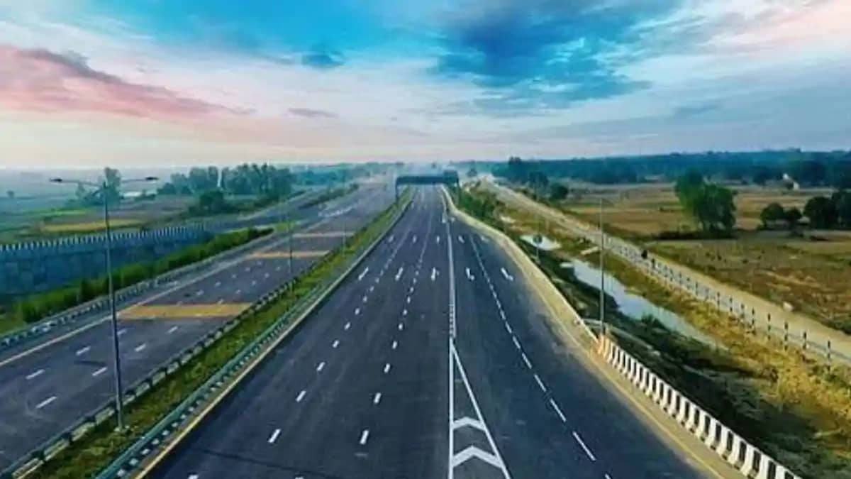 Bihar Highway Projects: बिहार में बिछ रहा है सड़कों का महाजा Bihar Highway Projects: बिहार में बिछ रहा है सड़कों का महाजा