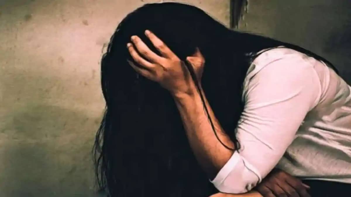 Bihar News : खगड़िया में नाबालिग से गैंगरेप का मामला, 24 घंटे Bihar News : खगड़िया में नाबालिग से गैंगरेप का मामला, 24 घंटे