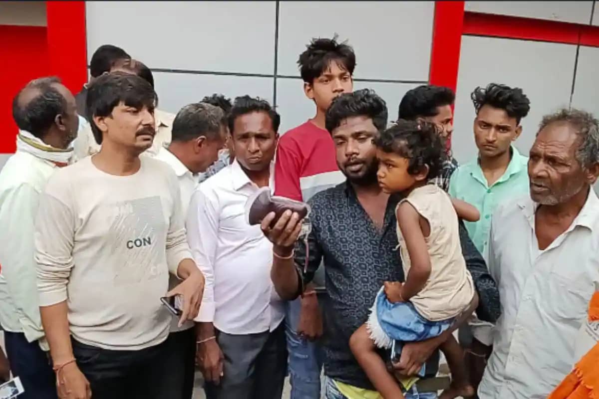 Bihar: सीवान में ऑपरेशन के बाद जच्चा-बच्चा की मौत, परिजनों न Bihar: सीवान में ऑपरेशन के बाद जच्चा-बच्चा की मौत, परिजनों न