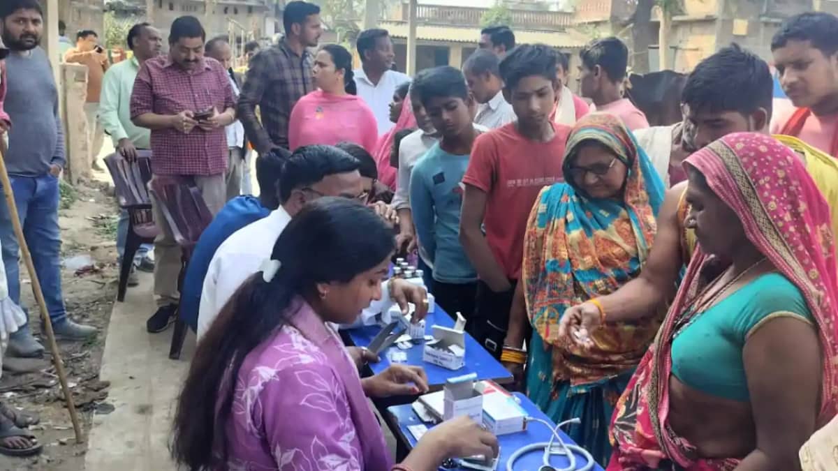 Bihar News : महाशिवरात्रि का प्रसाद खाकर 100 से अधिक लोगों क Bihar News : महाशिवरात्रि का प्रसाद खाकर 100 से अधिक लोगों क