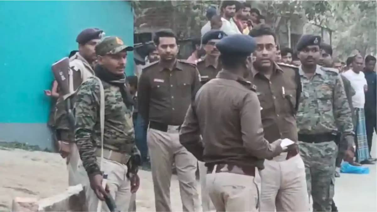 Bihar Crime : सहरसा में बेख़ौफ़ बदमाशों का दुस्साहस, घर के पास Bihar Crime : सहरसा में बेख़ौफ़ बदमाशों का दुस्साहस, घर के पास