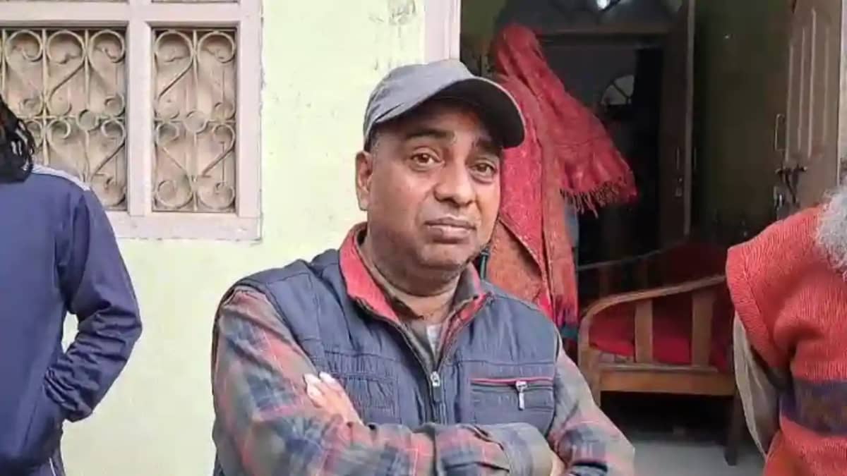 Bihar News : मुंगेर में एलआईसी एजेंट ने सैकड़ों लोगों से की Bihar News : मुंगेर में एलआईसी एजेंट ने सैकड़ों लोगों से की