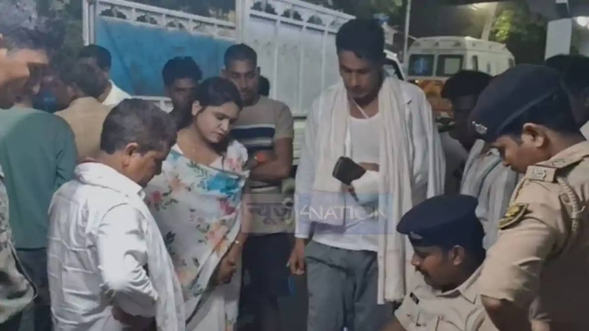 तेरहवीं के सामान से भरी बाइक पर मौत की दस्तक! कैमूर में ट्रक तेरहवीं के सामान से भरी बाइक पर मौत की दस्तक! कैमूर में ट्रक