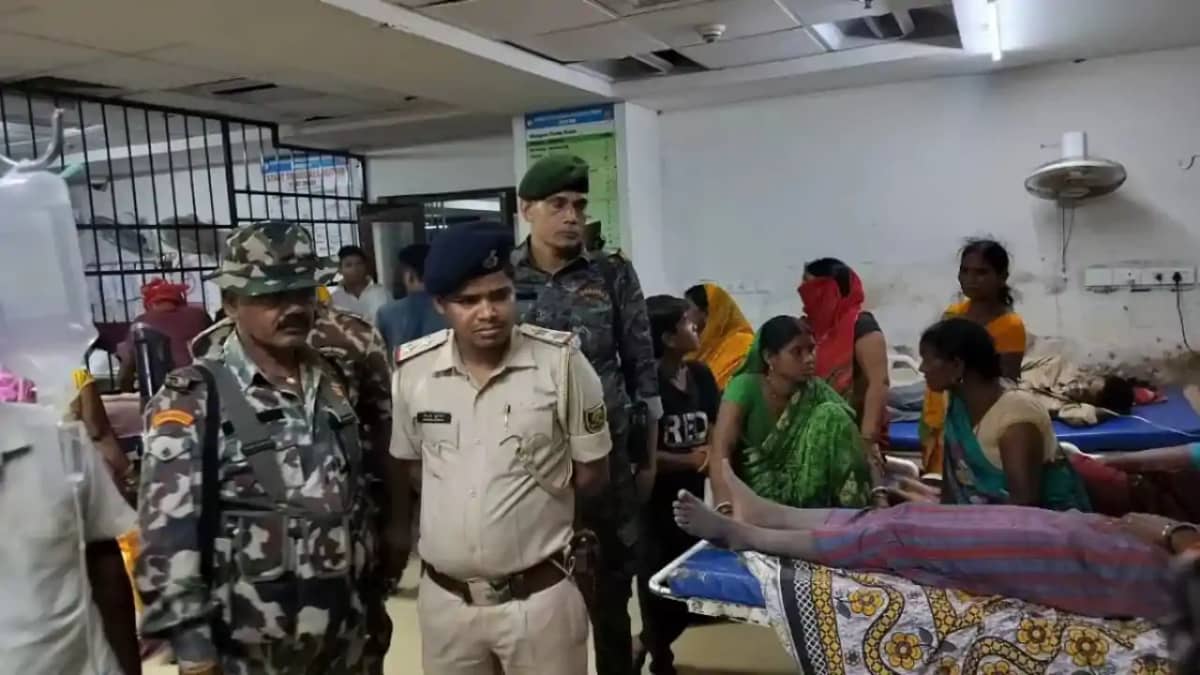 Bihar news - नालंदा में बुढ़ी मां को छोड़ दंपती ने अपने तीन Bihar news - नालंदा में बुढ़ी मां को छोड़ दंपती ने अपने तीन