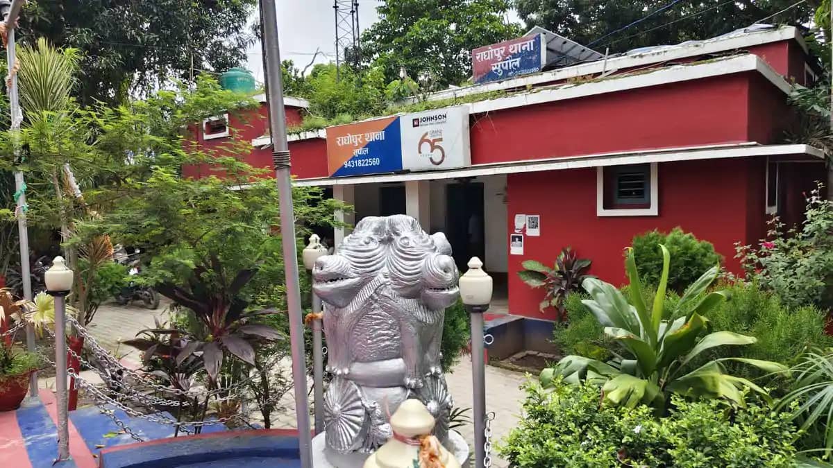 पारिवारिक विवाद में दो सगे भाइयों के बीच चली गोली, दोनों पक् पारिवारिक विवाद में दो सगे भाइयों के बीच चली गोली, दोनों पक्