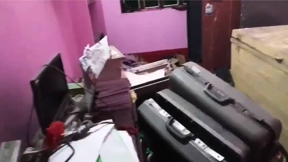 Bihar News : मुंगेर में बंद घर को चोरों ने बनाया निशाना, लॉक Bihar News : मुंगेर में बंद घर को चोरों ने बनाया निशाना, लॉक
